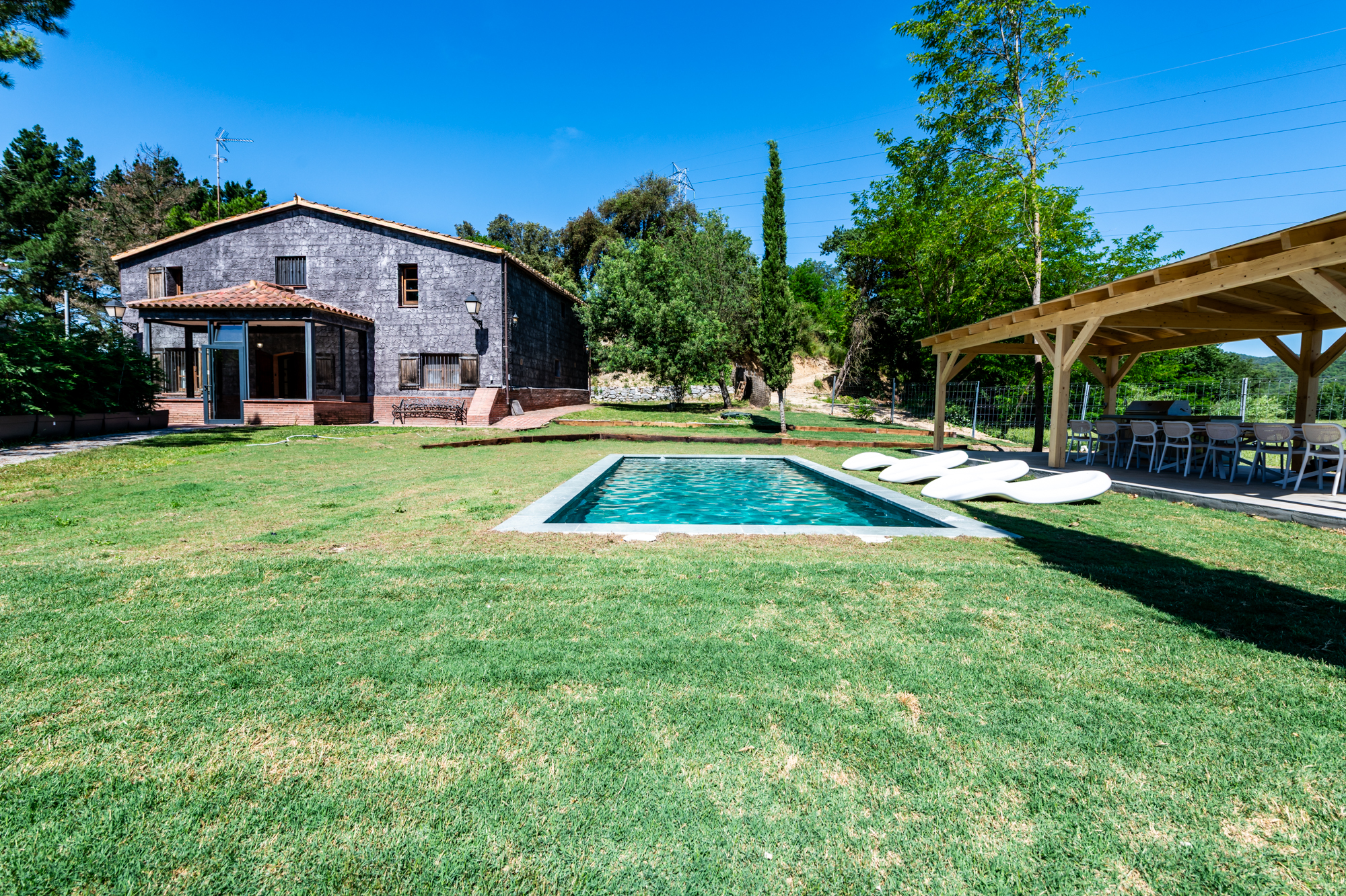 Masia rural con piscina y barbacoa