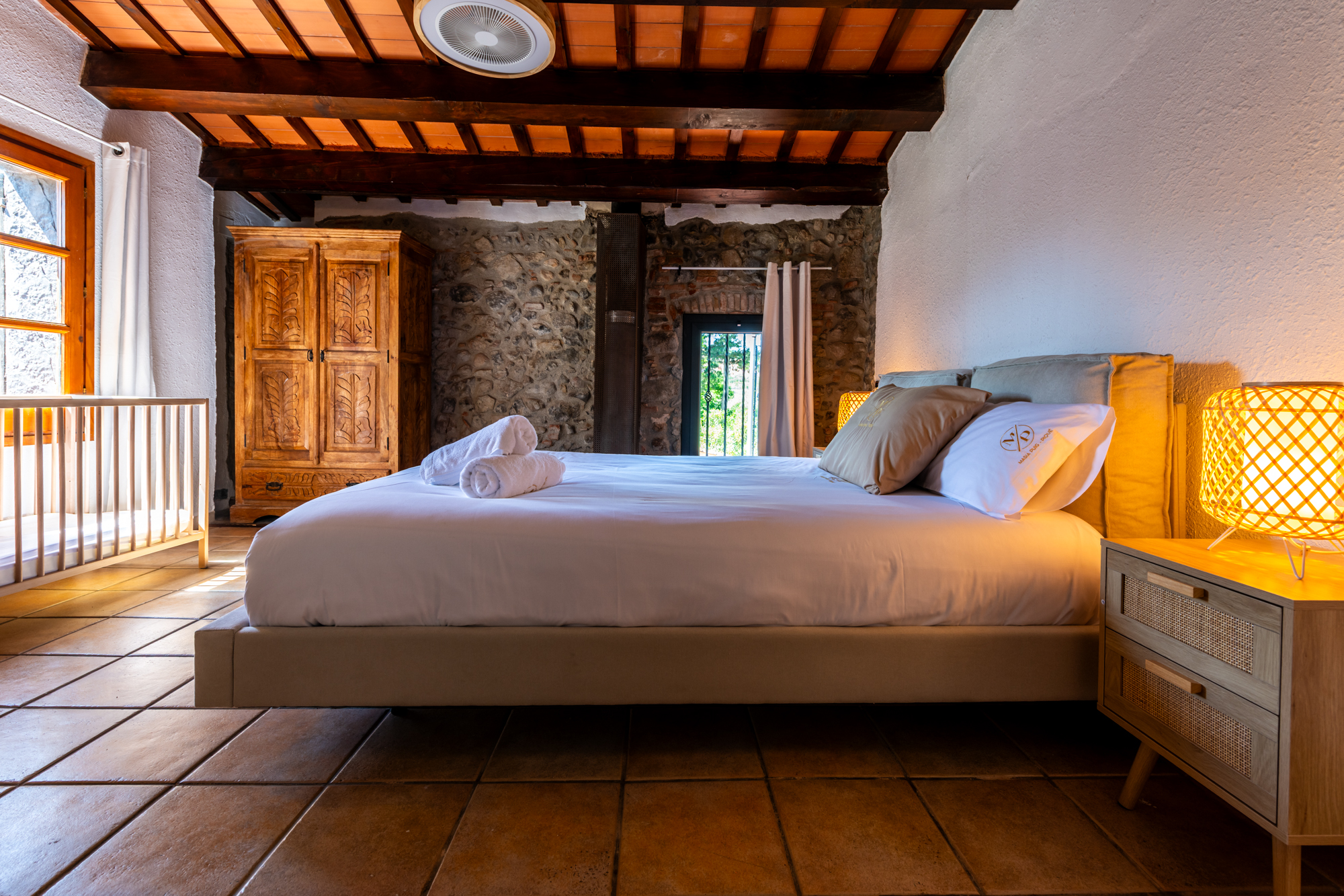Masia rural con piscina y barbacoa