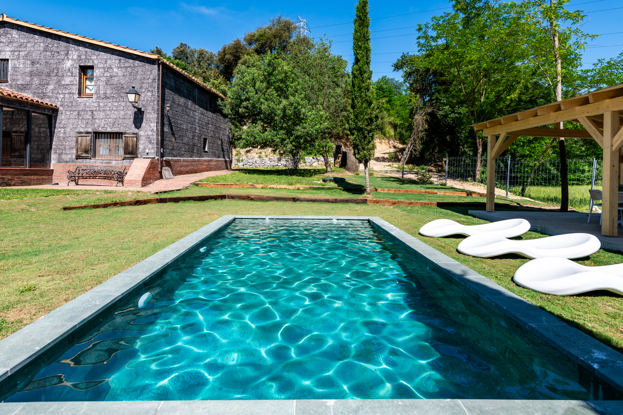 Masia rural con piscina y barbacoa